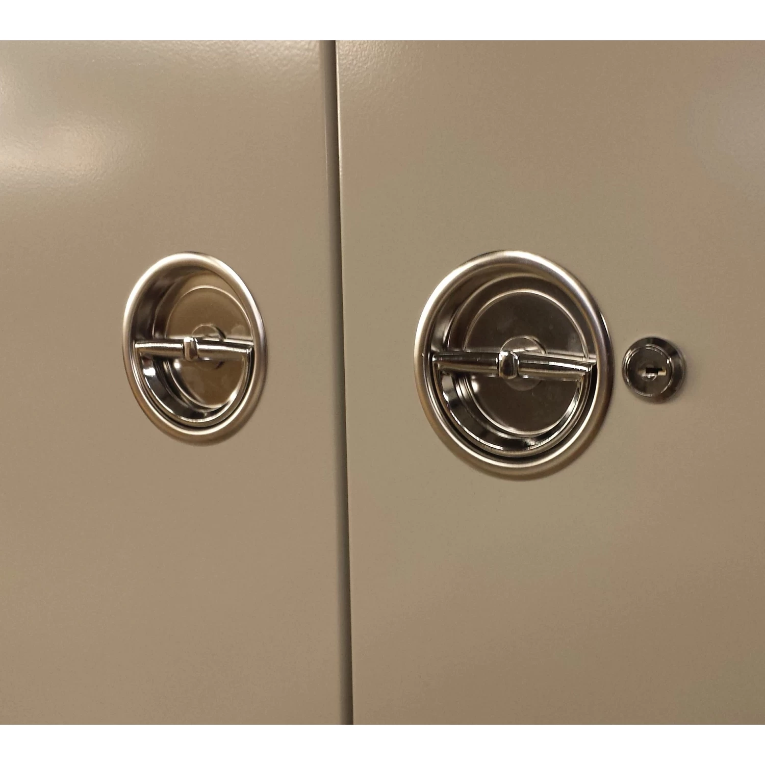 Counter-Height Double-Door Standard Museum Cabinet 5 Counter-Height Double-Door Standard Museum Cabinet - Image 3